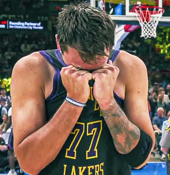 LakeShowYo tweet media