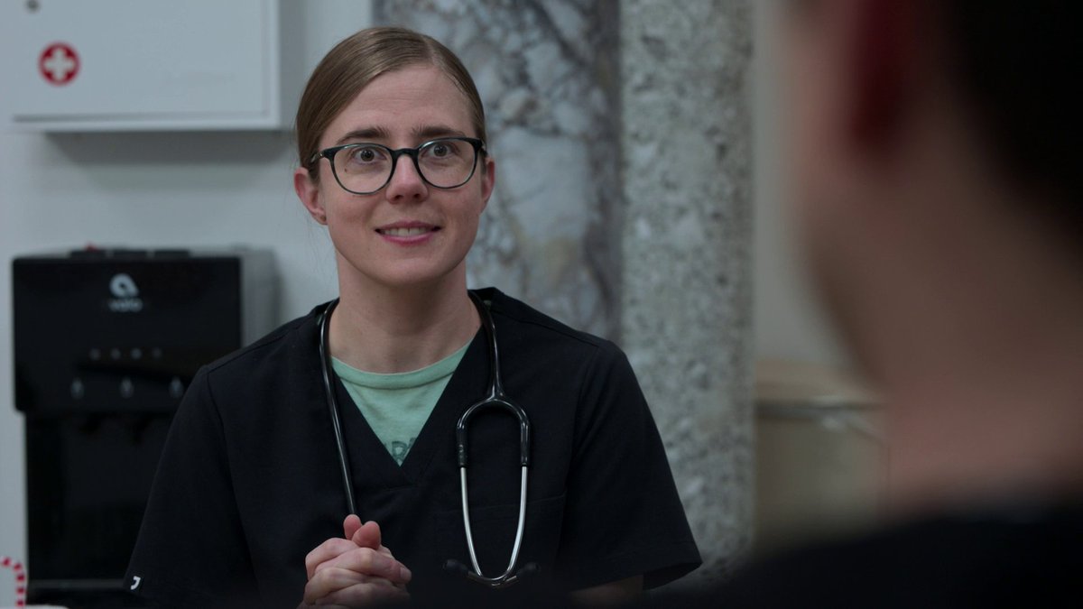LoonieLunas's tweet photo. mel's reaction when she has to admit that she was quoting kelly clarkson sdfkjdsdfjkgtj taylor dearden just doing incredible things with her Face in this scene https://t.co/hKPl5K5vUl