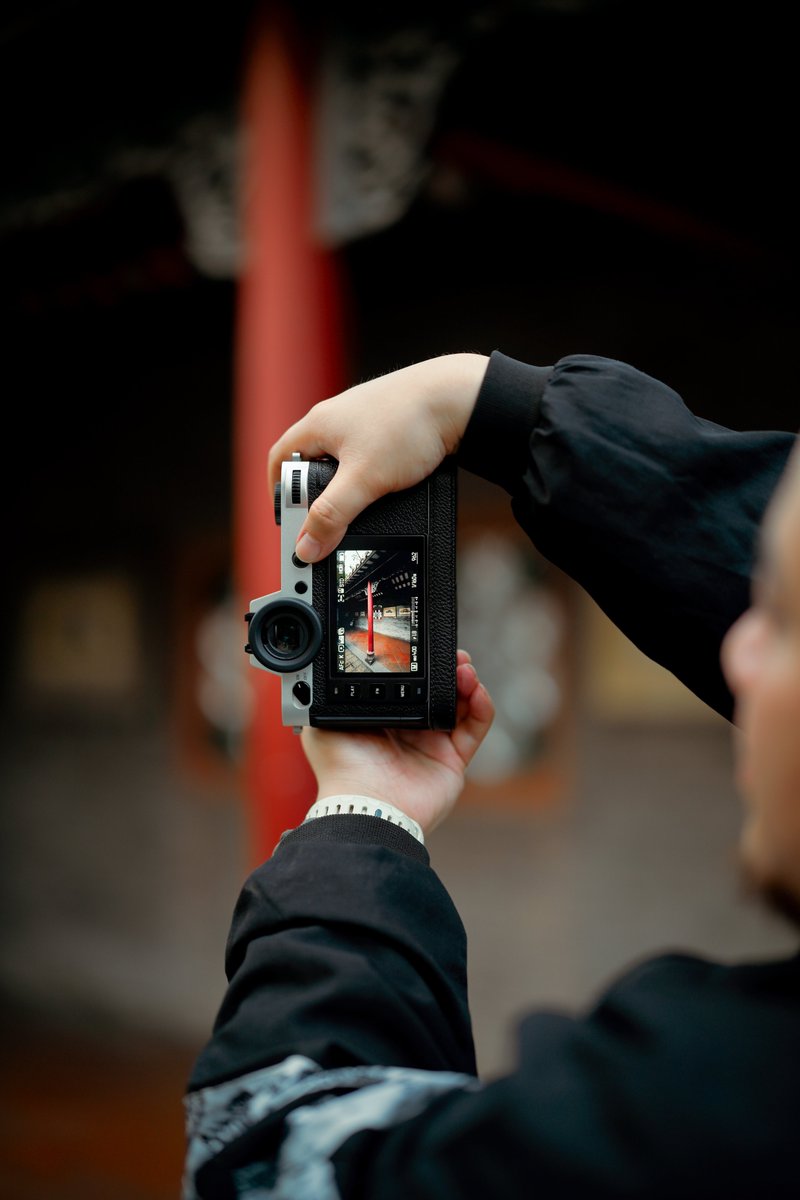 ViltroxOfficial's tweet photo. AF 16mm F1.8 L blends powerful ultra-wide performance with a durable, premium design that elevates any creative session. 📷
Credit to @注泫尚白
#viltrox #viltroxlens #photography #ViltroxLMount #LMount #LMountAlliance #Lmountlens #photographygear #cameragear #cameralens #Leica #Leicacamera #Lumix #Sigma_photo