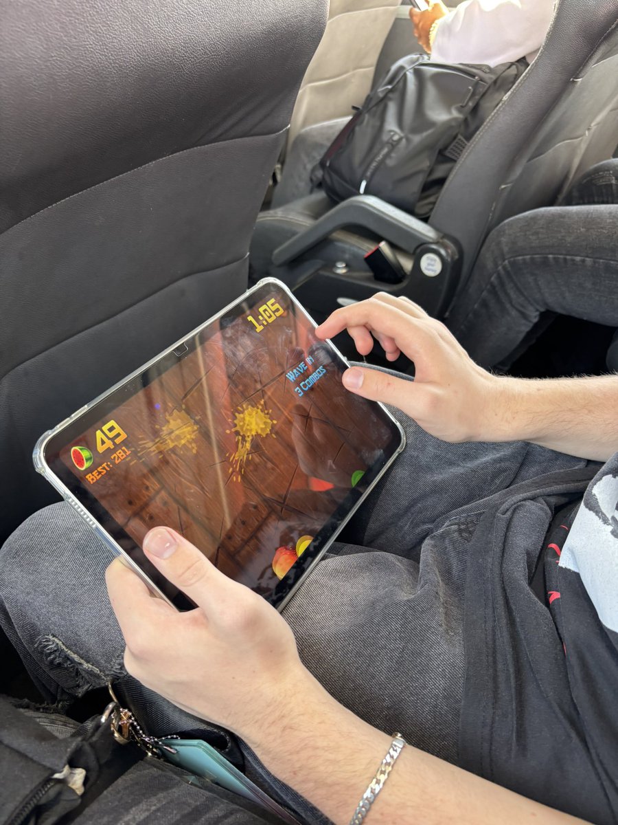 First thing <a href="/furzz__/">axel</a>  does is play fruit ninja omfg