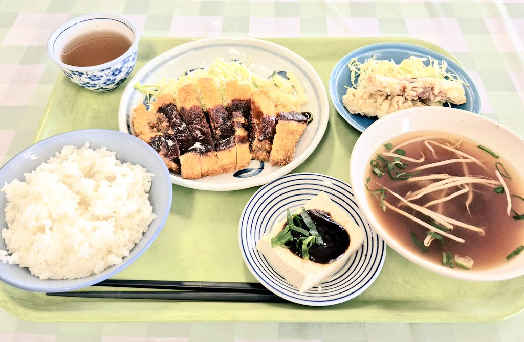 桜も今日で見納めやな🌸
#今日の社食