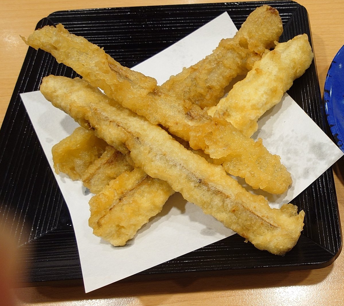 melonpan093's tweet photo. 話題のうどん屋さんへ初来訪♪
美味しそうすぎて主役のうどんを撮り忘れるミス！！

美味しゅうございました〜 https://t.co/9oR8CBEwCj