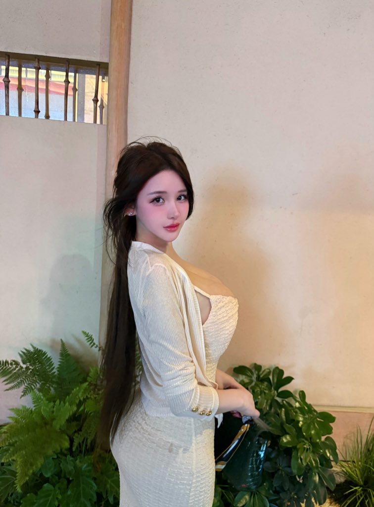 Akshayduurc6's tweet image. 最近吃胖了