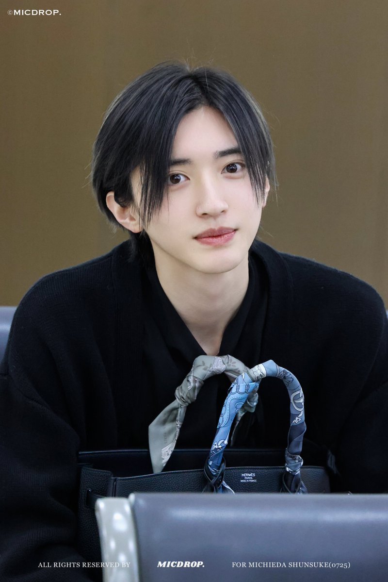 𝑴𝑰𝑪𝑫𝑹𝑶𝑷. tweet media