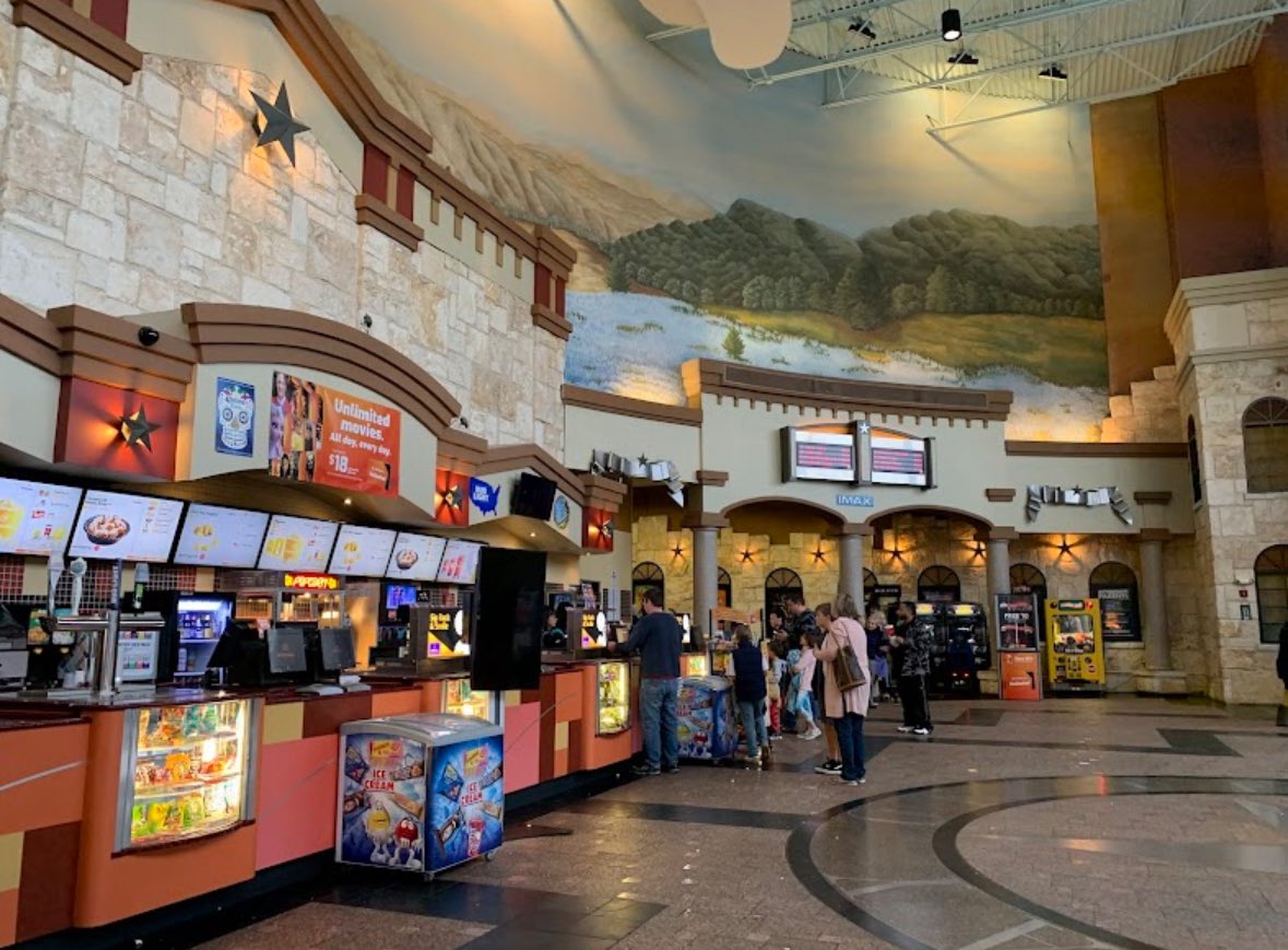 sarah 🎀 tweet media