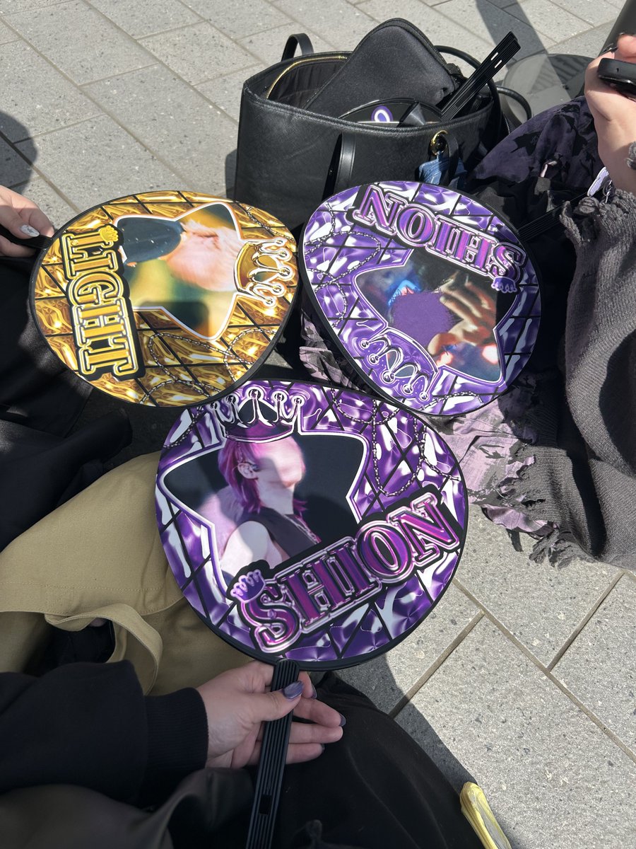 悶絶!!あゆみ土下座丸💫💜💛🩵 tweet media