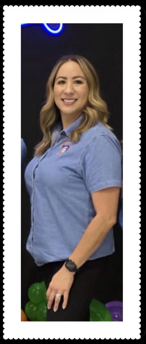 ACarrasco_IES's tweet photo. Happy Librarian Week to the fabulous @JRitchey_RIE! She isn't just a regular librarian.. she's a SUPER librarian! Whether it's finding the perfect book or fixing a laptop, Jessica is simply the best! @Ituarte_ES #ItuarteKnights https://t.co/Sq0KJpqyZv