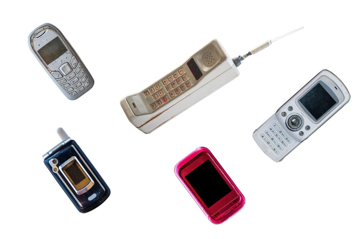 picgujcost's tweet image. 📞 #OnThisDay 3 April in 1973, Martin Cooper made the first mobile phone call marking the birth of mobile communication.

📡 Powered by groundbreaking patents, this innovation laid the foundation for today’s connected world.

#Innovation #MobileTech #IPR #Communication #GUJCOST