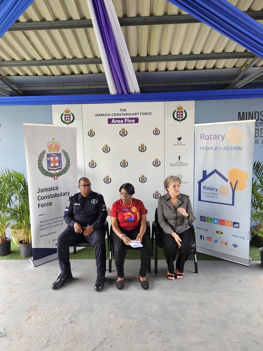 RotaryManor's tweet photo. EDUCATION SCHOLARSHIPS 2025-2026
CONGRATULATIONS to 5 deserving students!
Rotary Club of Manor Park, Saint Andrew is pleased to announce the presentation of 5 scholarships to 5 children of Police Officers assigned to the JCF Area 5 HQ in Constant Spring, Jamaica. https://t.co/wk2AnIggnF