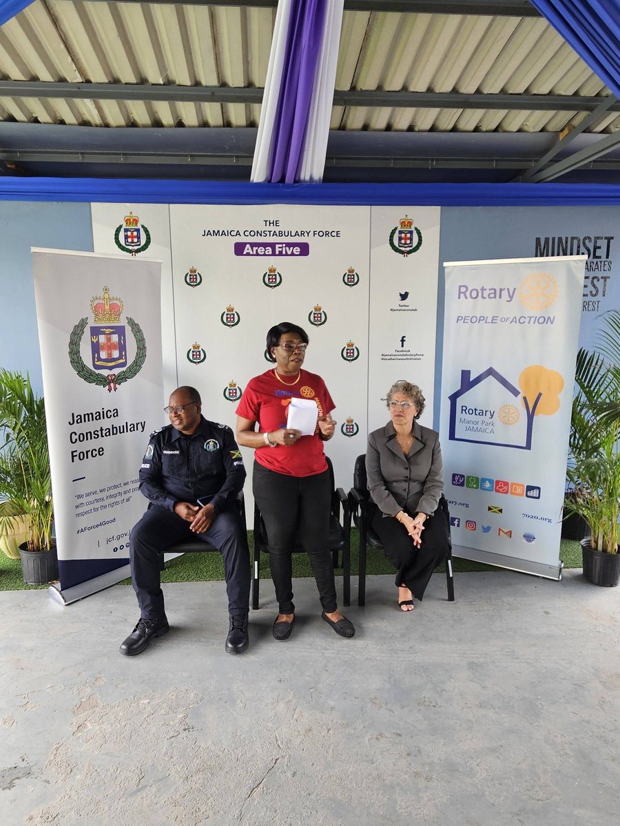 RotaryManor's tweet photo. EDUCATION SCHOLARSHIPS 2025-2026
CONGRATULATIONS to 5 deserving students!
Rotary Club of Manor Park, Saint Andrew is pleased to announce the presentation of 5 scholarships to 5 children of Police Officers assigned to the JCF Area 5 HQ in Constant Spring, Jamaica. https://t.co/wk2AnIggnF