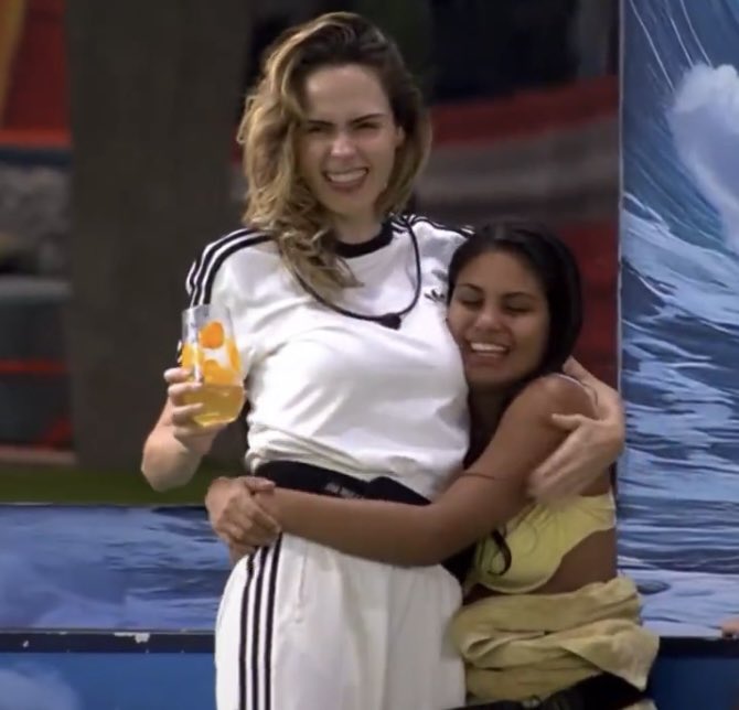 O que Ana Paula está fazendo? tweet media