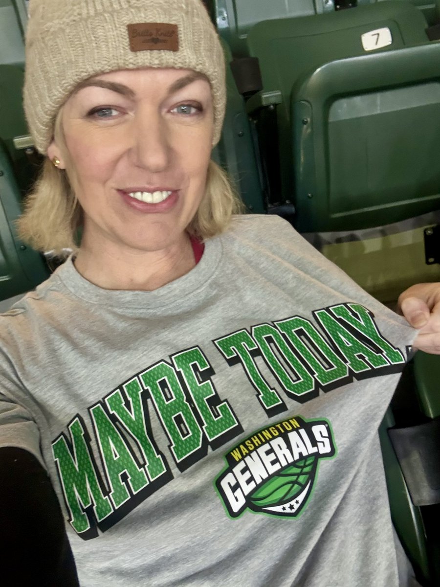 Racy Tracy 💄🍷🐺 tweet media