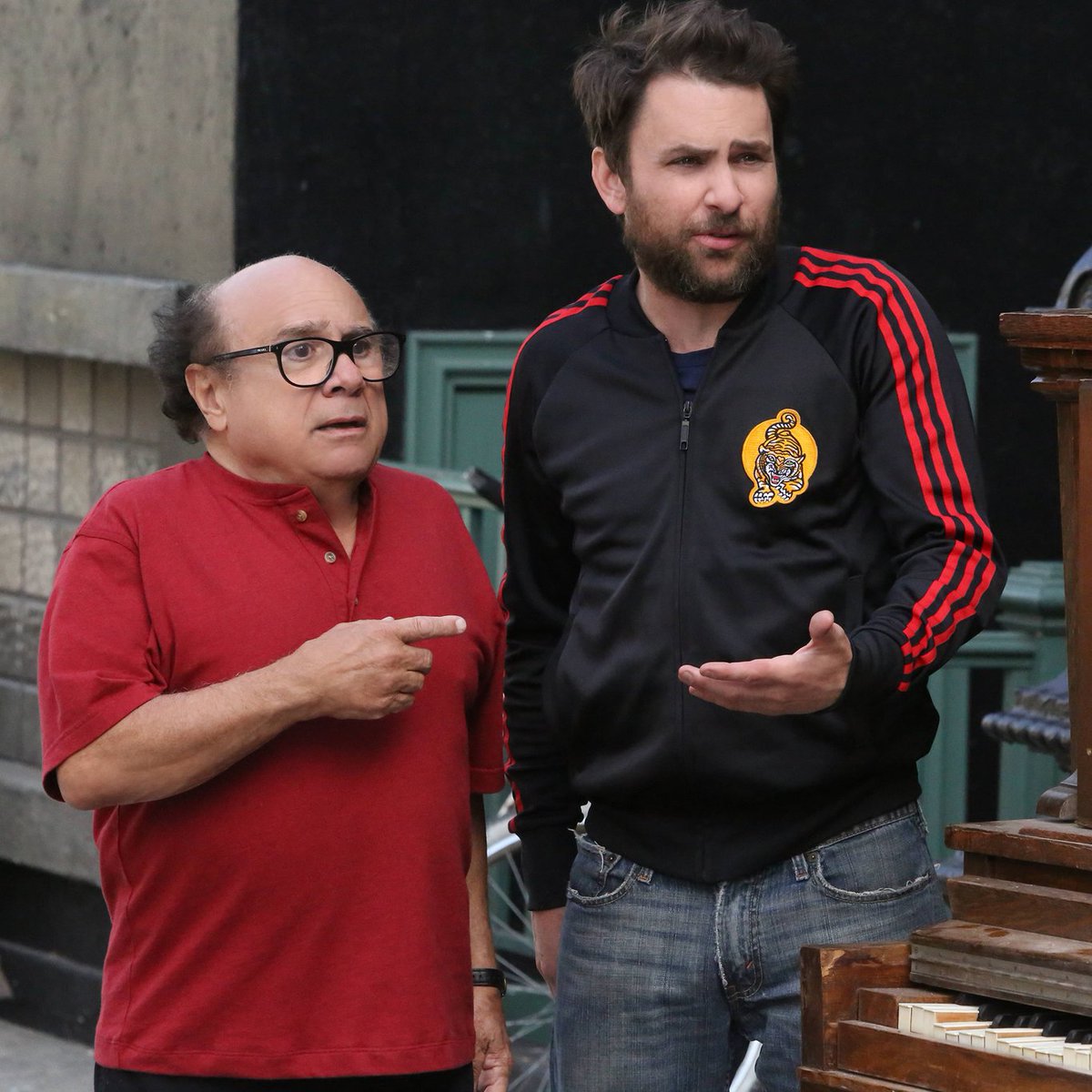 CoveredGeekly tweet media