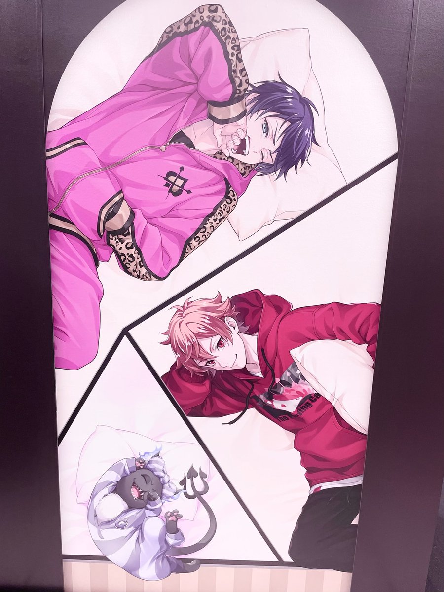 ￢ 𐋣 ￢ tweet media