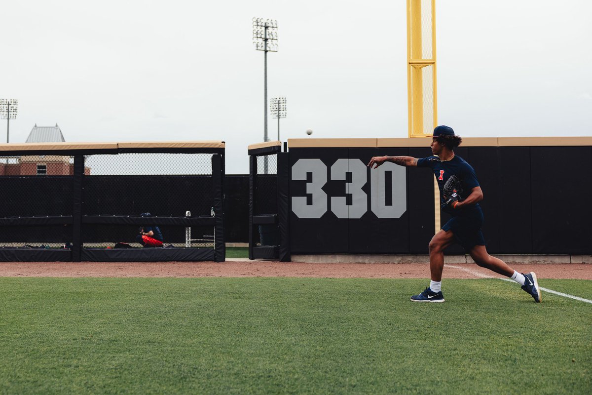 Illinois Baseball tweet media