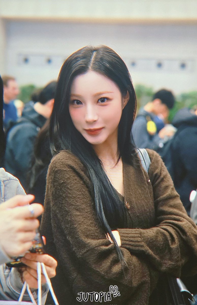 260403 프리뷰
조심히 다녀와...

#아이칠린 #ICHILLIN #예주 #YEJU 
#봐도봐도예쀼_와쮸