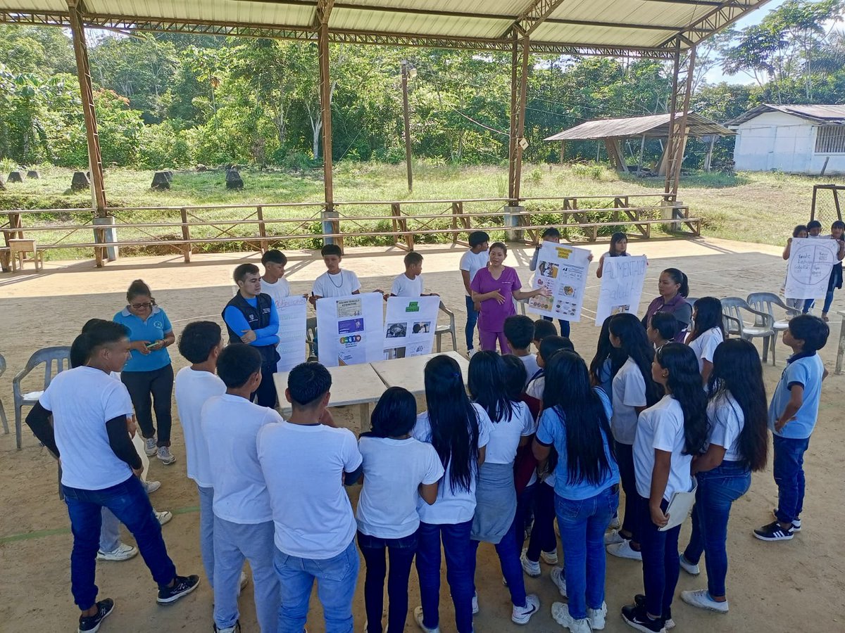 📍PARROQUIA MONTALVO 

La Tenencia, en coordinación con el personal del centro de salud de Montalvo y los alumnos de la Unidad Educativa Río Bobonaza, dictaron la charla sobre: 

✔️ Buena alimentación 
✔️Desnutrición infantil y 
✔️Agua segura