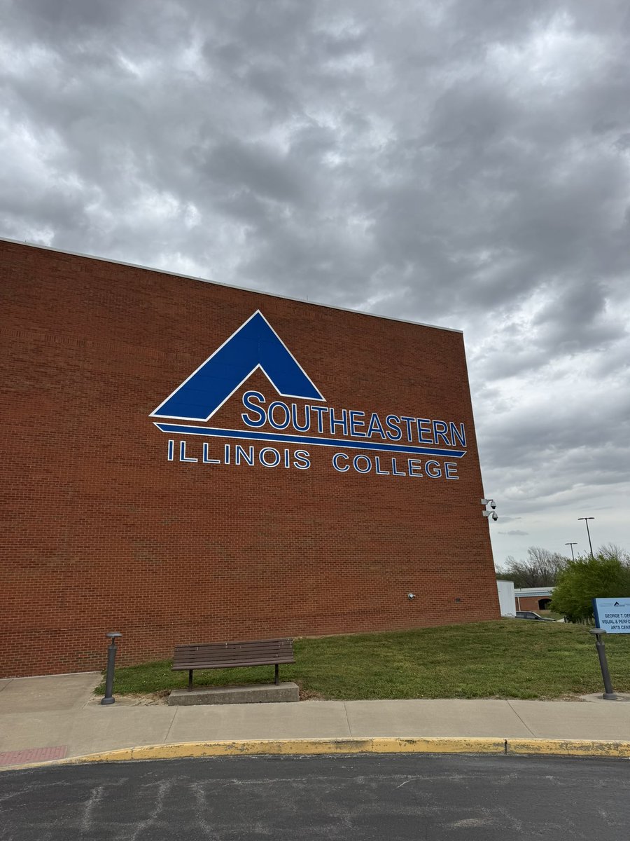 MaddoxMitchell7's tweet photo. After a great visit and conversation with Coach Swinford along with the rest of the staff, I am blessed to receive an offer from @SIC_MBB 
Go Falcons!
@MurrayHSHoops #AGTG https://t.co/wqAnwjL82P