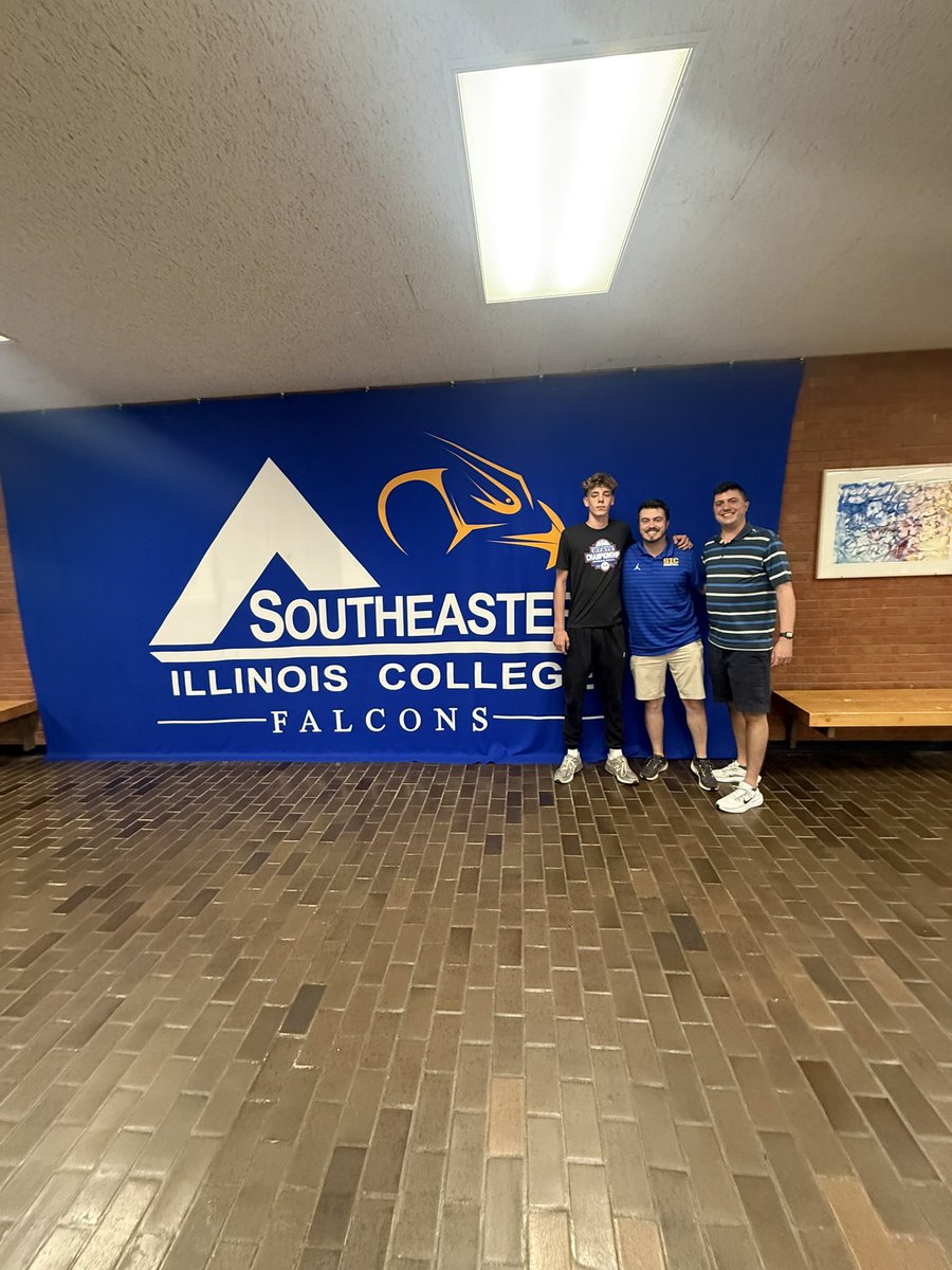 MaddoxMitchell7's tweet photo. After a great visit and conversation with Coach Swinford along with the rest of the staff, I am blessed to receive an offer from @SIC_MBB 
Go Falcons!
@MurrayHSHoops #AGTG https://t.co/wqAnwjL82P