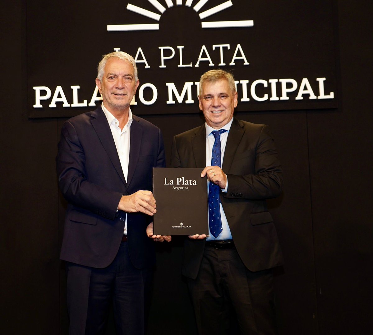 Britos se reunió con Julio Alak y coincidieron en la necesidad de un nuevo Pacto Fiscal para los municipios    El intendente de Chivilcoy, Guillermo Britos, mantuvo un encuentro con su par de La Plata, Julio Alak, en el marco de la reunión del Consejo Federal de Intendentes