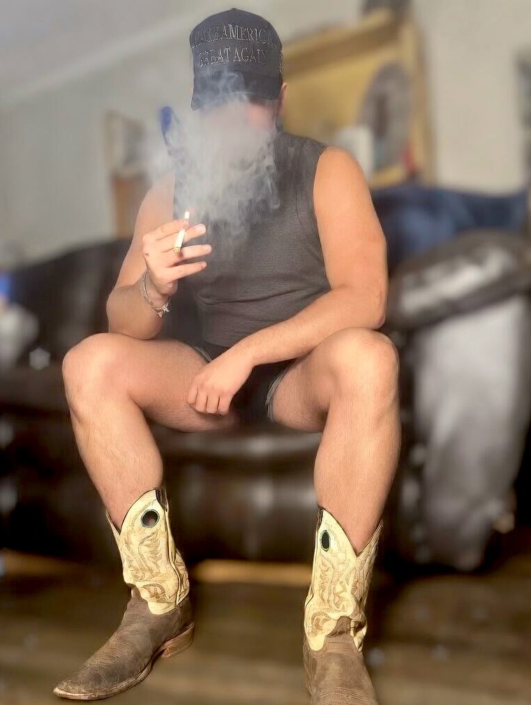 SouthMasterBros's tweet photo. Real men take. Losers like you give. 💪🏻🇺🇸

#findom #paypig #cashmaster #finsub #humanatm https://t.co/TFim7NNdG3