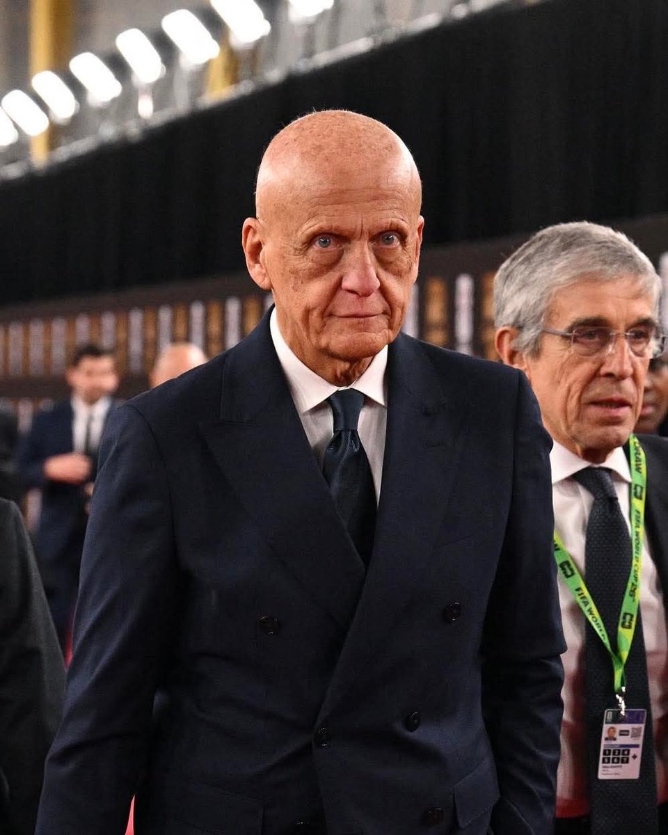 Analistas tweet media