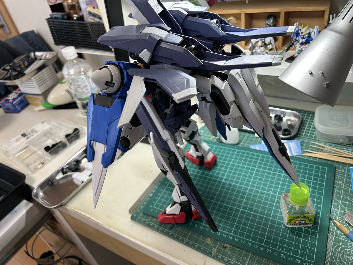 JINASHIDE's tweet photo. #八展GNアームズ合同
下アームの可動域の調整と干渉するアームズサイドのバインダー位置変更出来ました。
ライザーのドッキング干渉を若干調整と下アームにつける武装のドッキング加工、ライザーサイドを肩に装着でレイアウトが完成。
もう少しで楽しいディテUP作業に掛かれまーす😁😁😁 https://t.co/Oth1N4yG5h