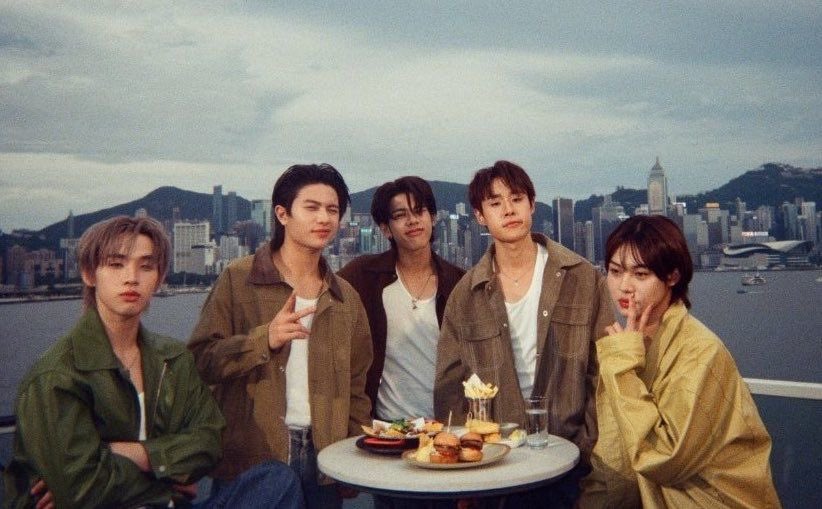 juju VAI VER O LYKNᯓ 𖦹 tweet media