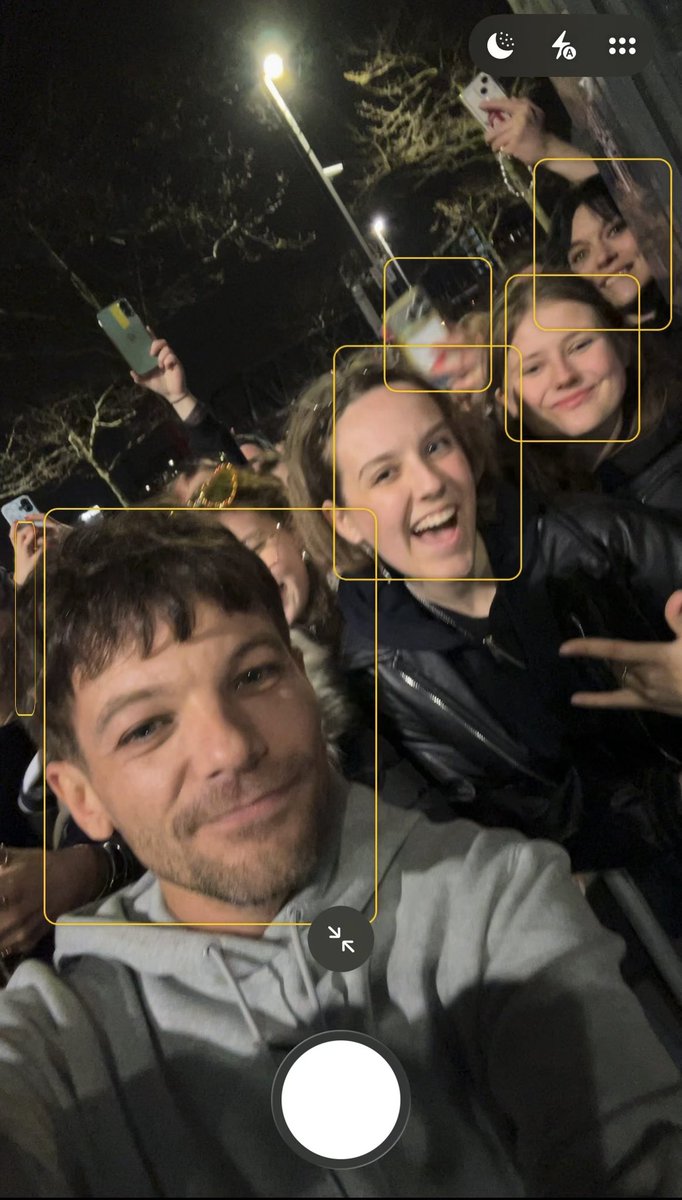 Merle MET LOUIS!!!! ໑̣ tweet media