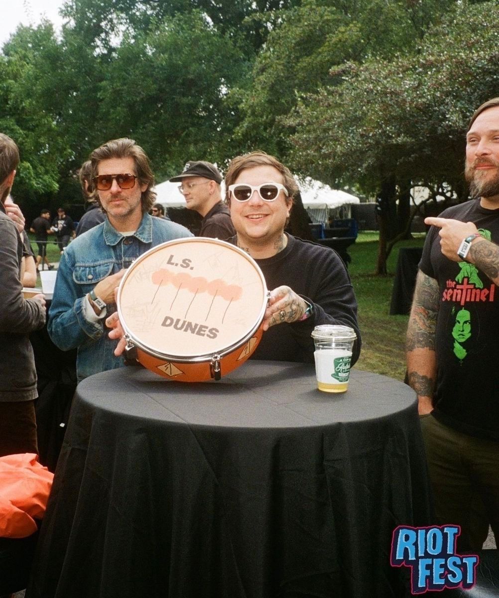 Frank Iero Hourly tweet media