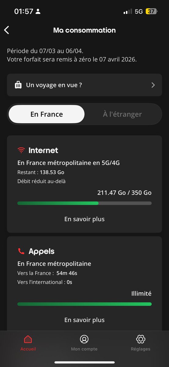 yagmurpixel's tweet photo. @Baha_Benhan Evimde internet yok, işin garibi iş yerine de bağlatmaya gerek duymadık. E ticaret, internet işleriyle uğraşıyorum. Eve geliyorum dizi, film, dosya, program indirmeleri. Bunları Türkiye'de yapmaya kalksam faturamı böbreği satarak öderim herhalde. https://t.co/N1MGTMovHY