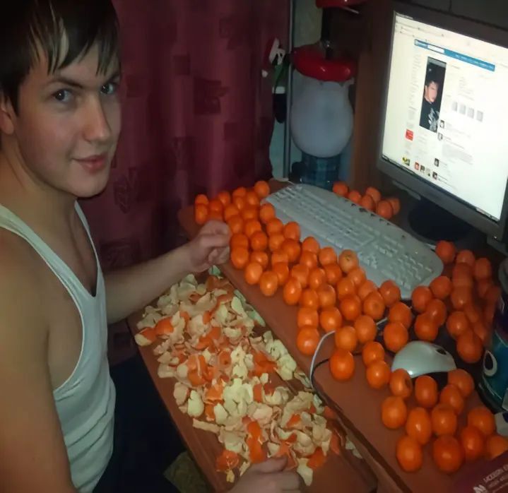 sofa the 𝓯𝓻𝓮𝓪𝓴𝔂 psychic tweet media