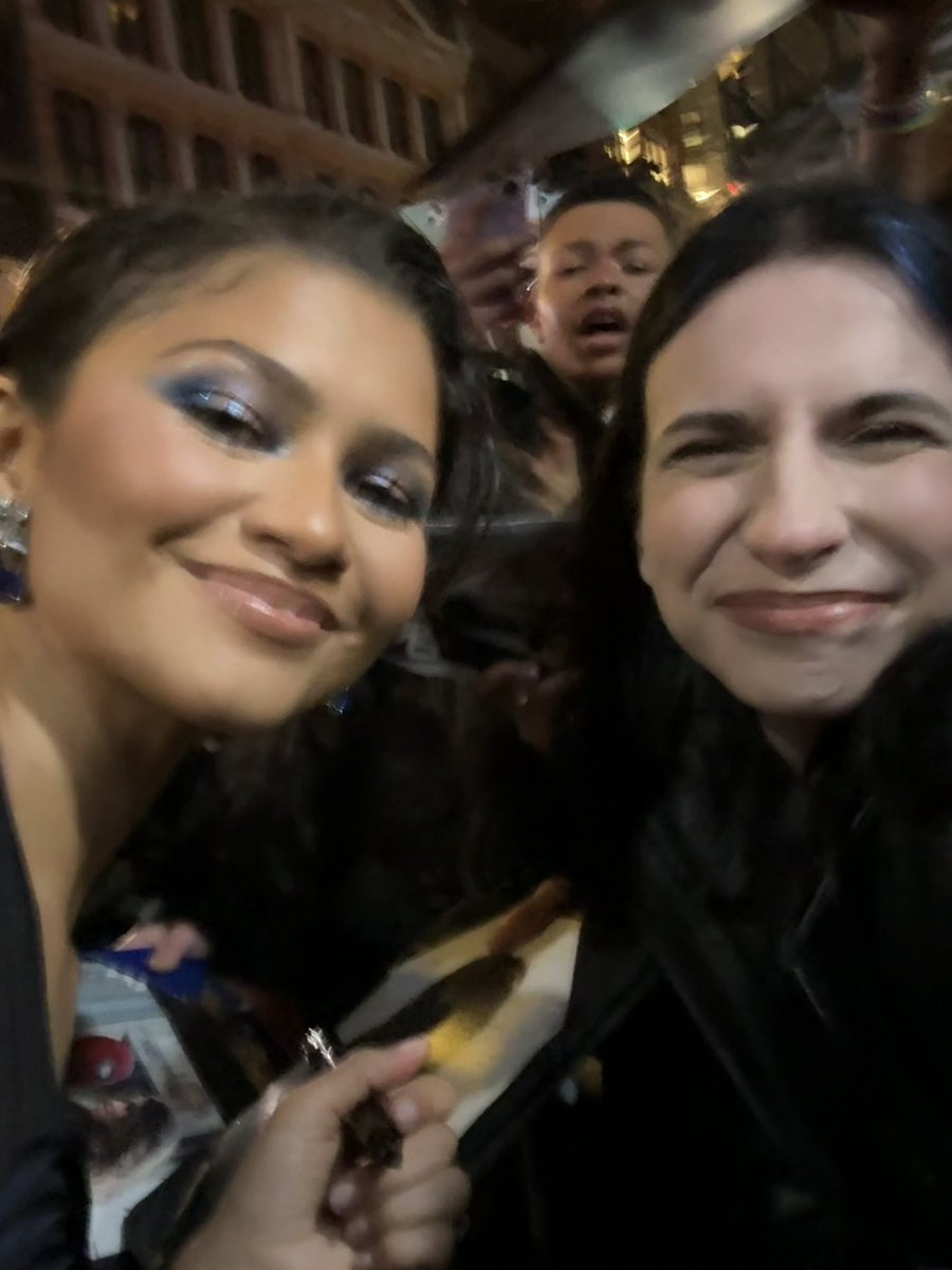 emily is a girl so in love tweet media