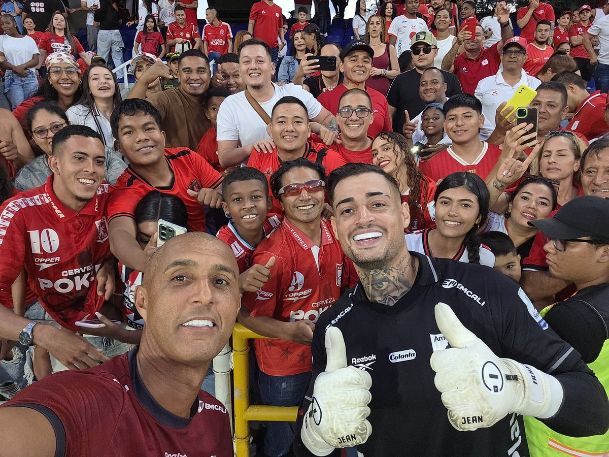 América Store Colombia tweet media