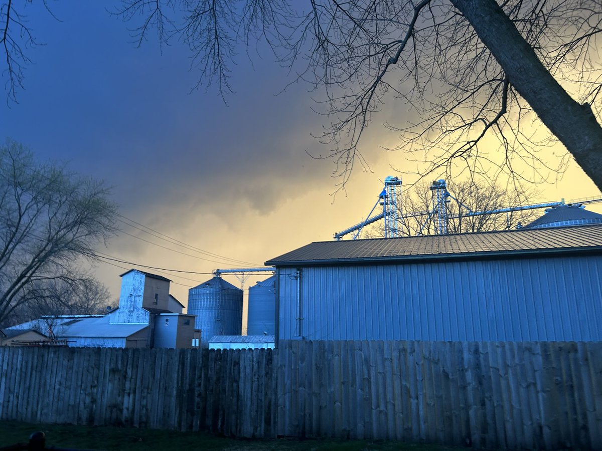 Quaker Lane tweet media