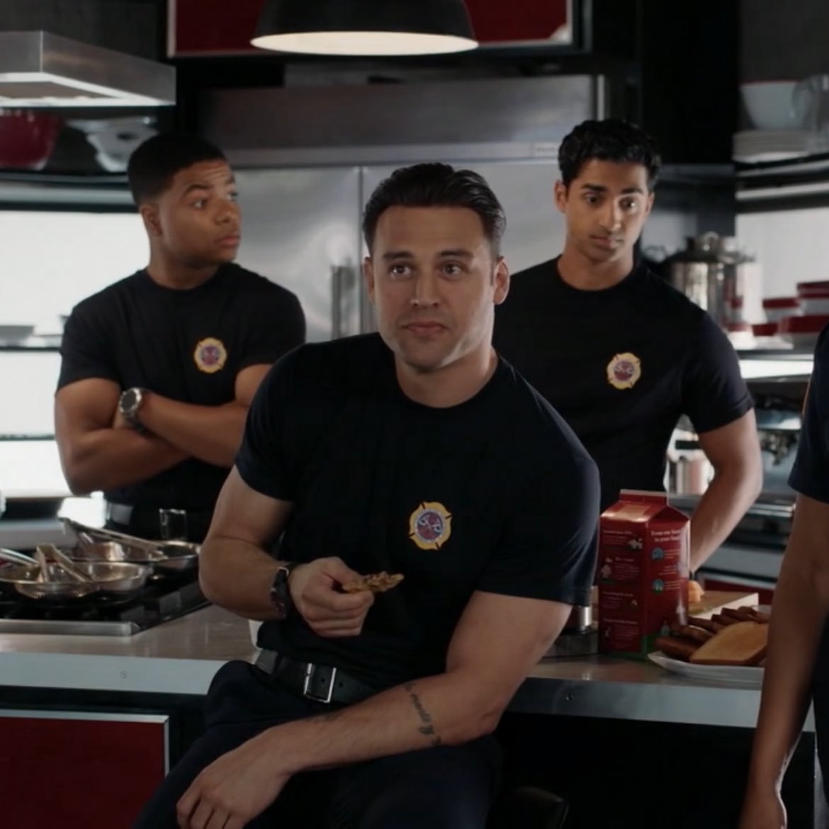 gabrielle (#buckbutt 🐈) tweet media