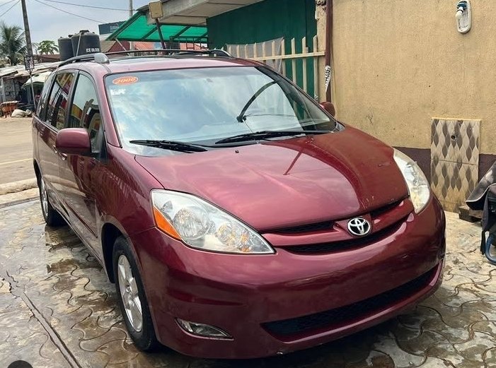 auto_connectt's tweet photo. @JJExclusive1 I pray the lord favor me this month I have cars for sale .Sienna 11.5M, caney 2012 12M, Acura MDX 2011 11.5M , Range EVOQUE 2014 20M i pray for sales 🙏 https://t.co/KWQD7zi30i