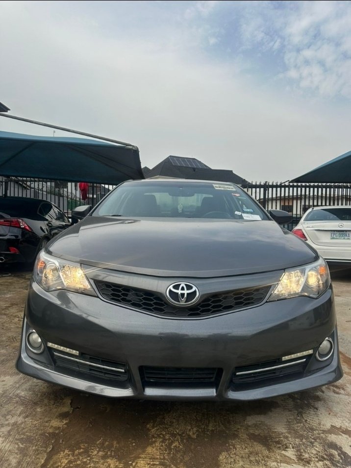 auto_connectt's tweet photo. @JJExclusive1 I pray the lord favor me this month I have cars for sale .Sienna 11.5M, caney 2012 12M, Acura MDX 2011 11.5M , Range EVOQUE 2014 20M i pray for sales 🙏 https://t.co/KWQD7zi30i
