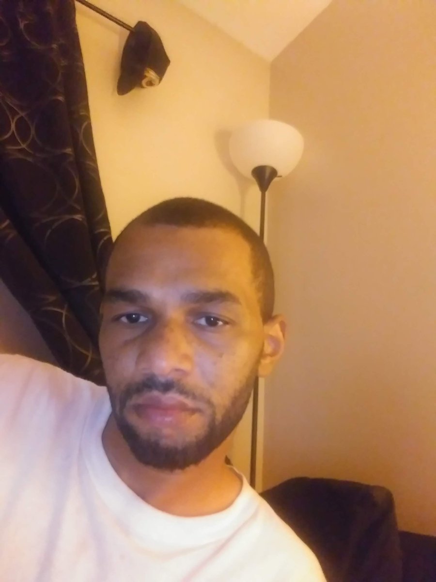 d sledge tweet media