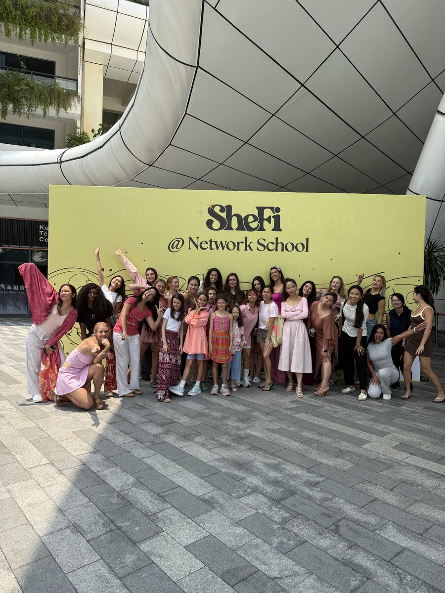 Dawn 📍Network School tweet media