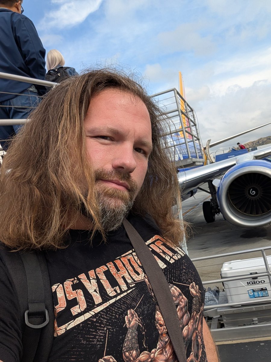 Lanipator's tweet image. Went up in the air again so I could get some tacos 🌮 
#Priorities