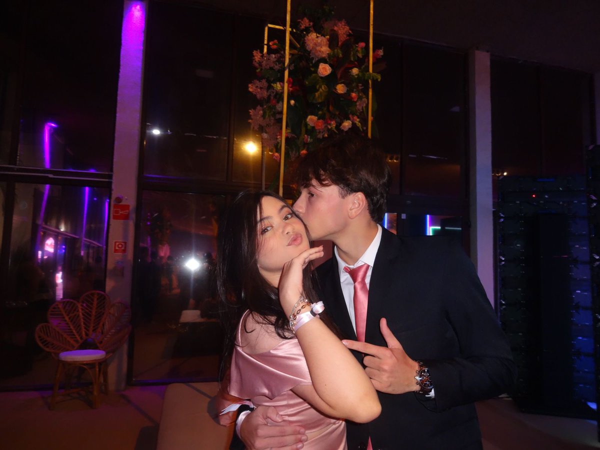 larinharirang💘🪭 tweet media