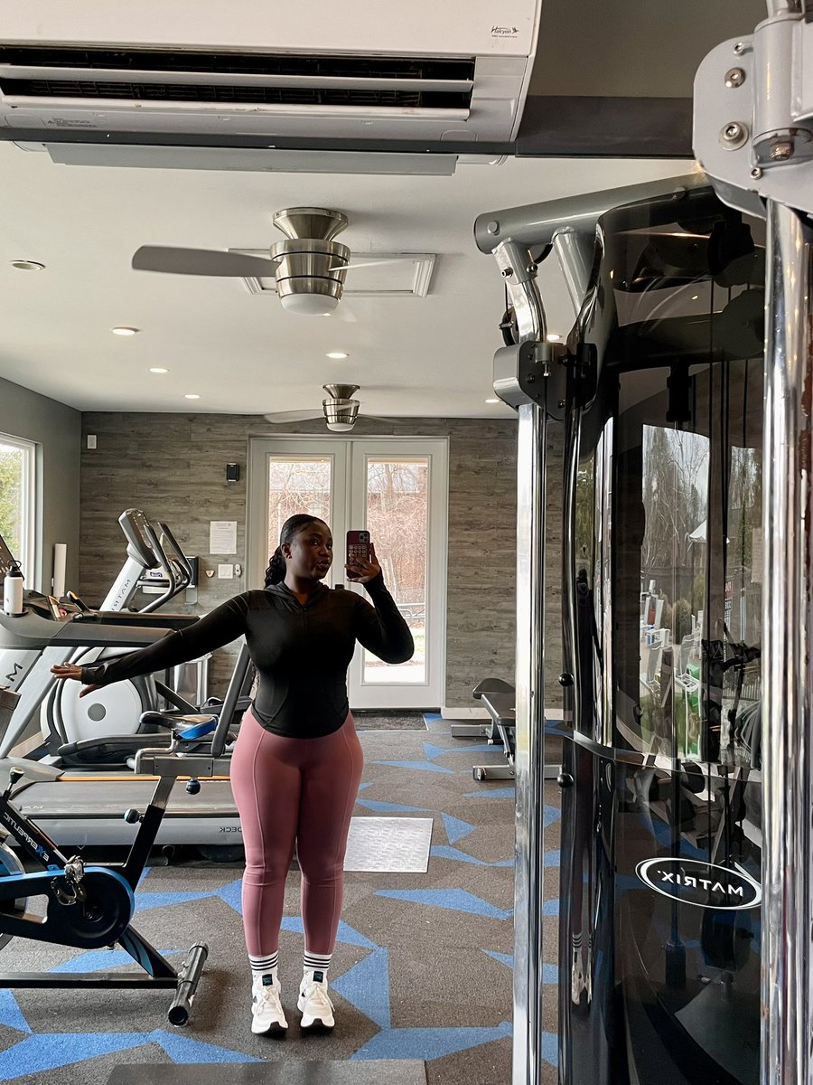 Dee ♑️ tweet media