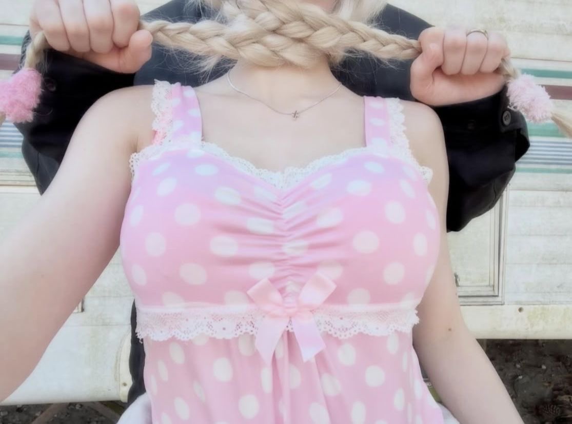 riri 🦄 tweet media