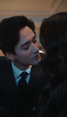03Debbie13662's tweet photo. eople in their social circle insist that the similarity is only in appearance, but the emotional tension suggests something deeper #PopularShortDrama #ShortDramaRecommendation #MainlandShortDrama #Love #City https://t.co/ZwckdF676m https://t.co/fB7iYDfQIj