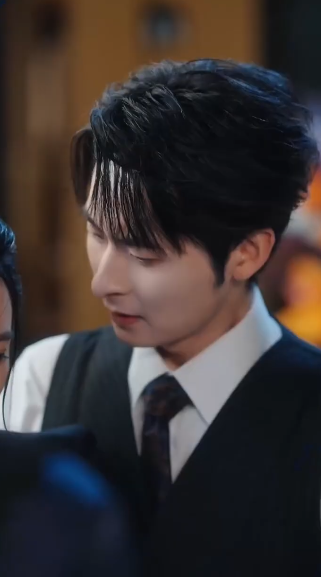 03Debbie13662's tweet photo. Determined to change her fate, she calmly cuts ties with the man who betrayed her and instead forms an alliance with her sworn enemy #PopularShortDrama #ShortDramaRecommendation #MainlandShortDrama #Love #City https://t.co/jUXav3vmFm https://t.co/uQJ6Jqlss2