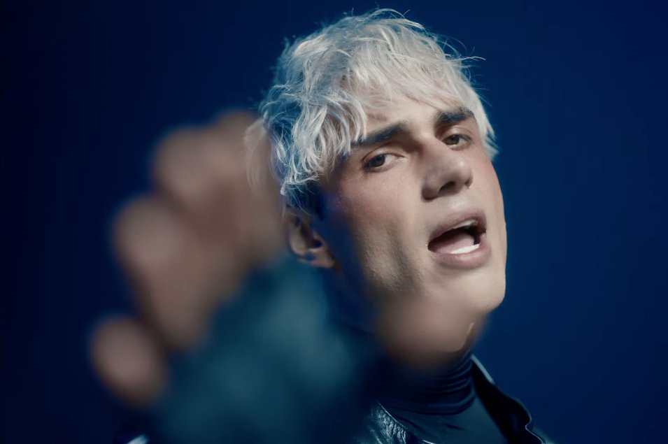 Angie; ツ tweet media