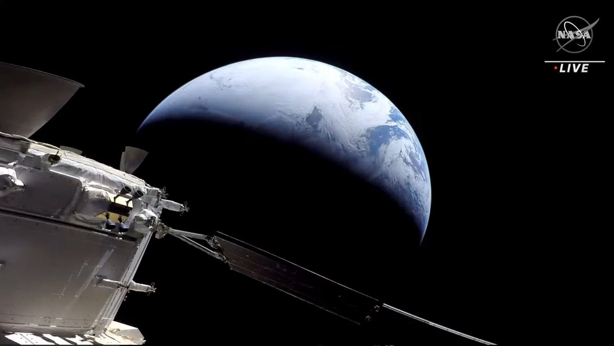 Guardians_Bane's tweet photo. @NomadSierraZulu @Erdayastronaut We have many photos released now of earth outside of leo. 
First 3 are Artemis II last one is an amazing photo from Artemis I. https://t.co/wfZTv1c2t3