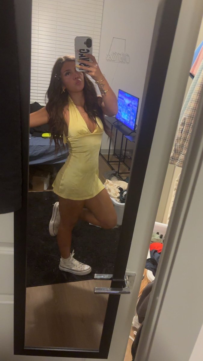 rayraymaee's tweet photo. hmuuu today $$ https://t.co/qwzxl5huPO