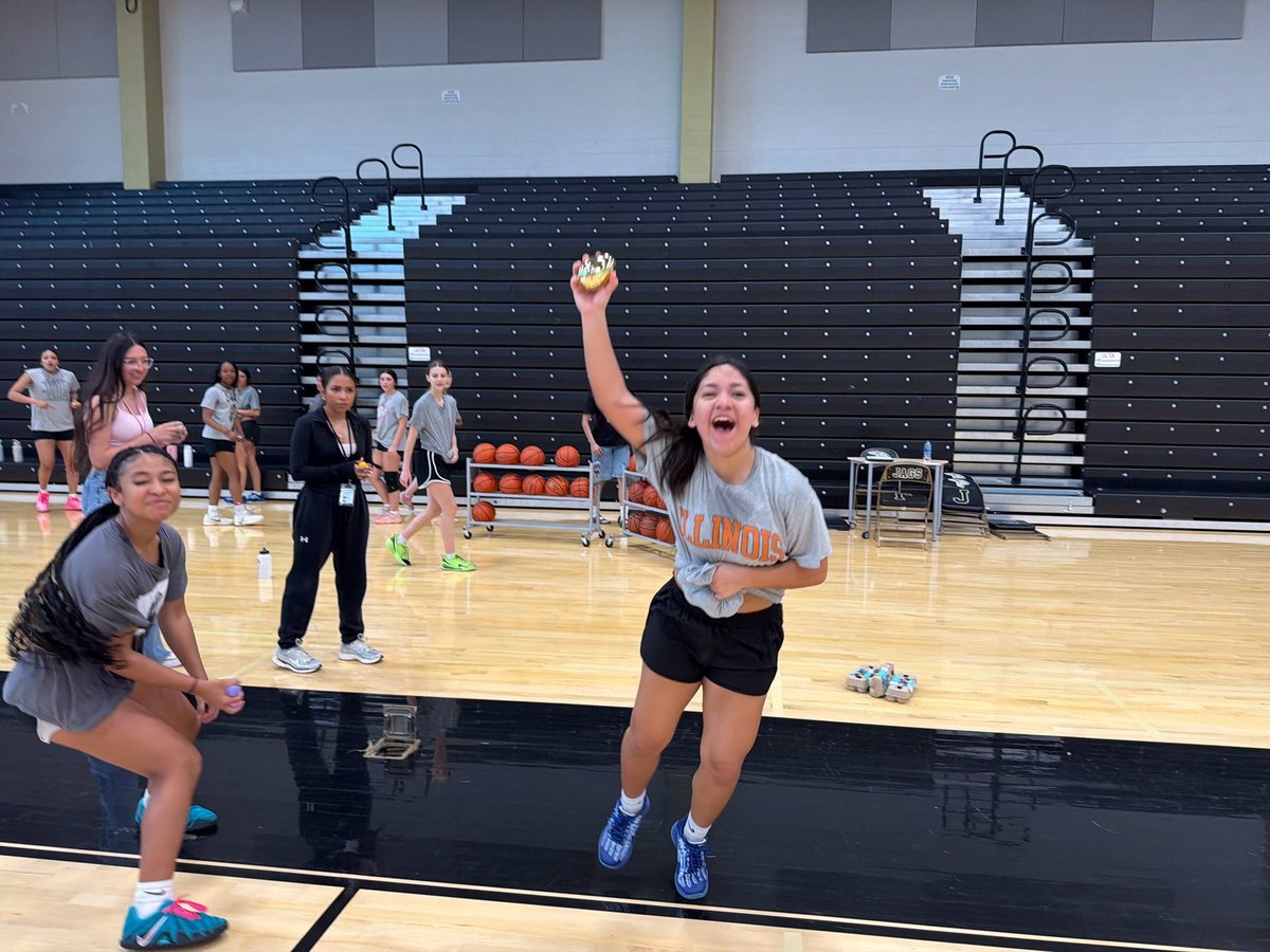 LJagsbball's tweet photo. Varsity/JV period Easter egg hunt. Lots of eggs, two golden eggs, and their favorite, confetti eggs. Blessed to have this program, staff, and parents. Alex and Zeandra found the golden eggs. 
#UNITY
#SISTERHOOD
#FAMILY
@CoachCarlin @Coach_Akina @CoachLMoffett @DustyGibbs18 https://t.co/DVY2mNoJkE